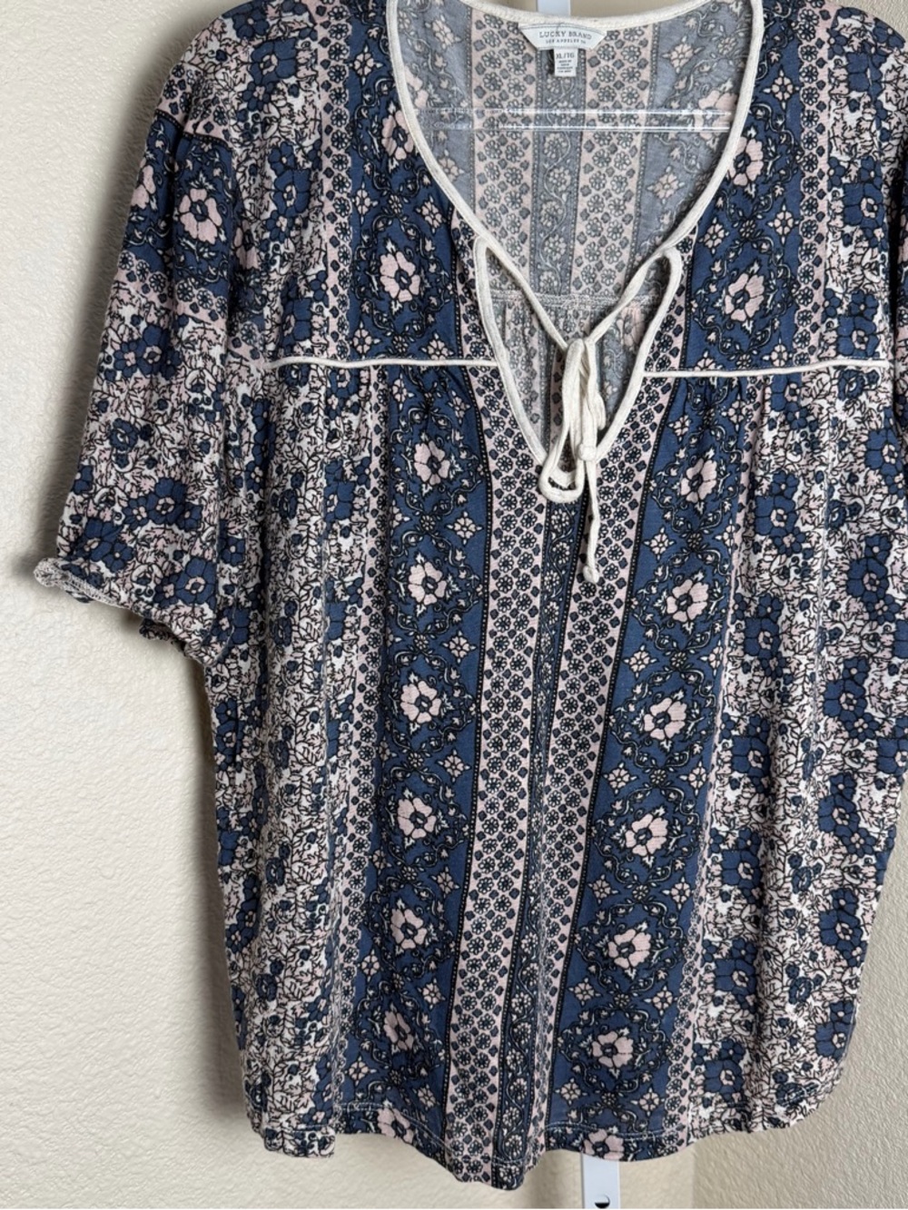 Lucky Brand Sz XL Navy and Light Pink Floral Tie-Neck Peasant Blouse Western